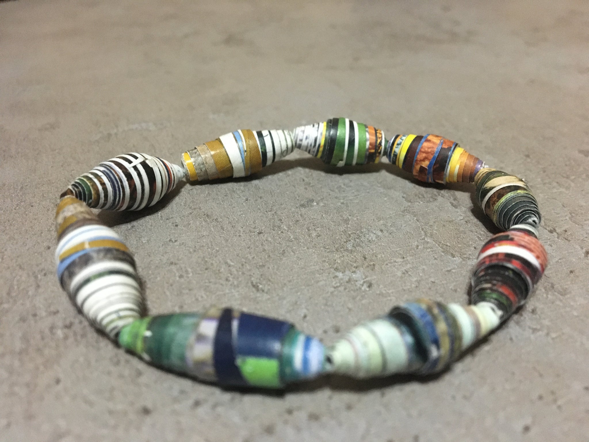 How to Make Paper Bead Bracelets